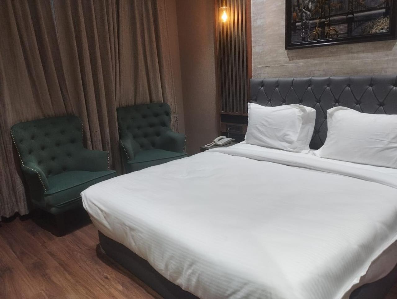 Raj Vilas Resort Dhanbād エクステリア 写真