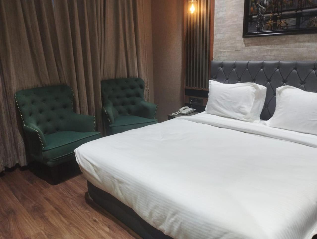 Raj Vilas Resort Dhanbād エクステリア 写真