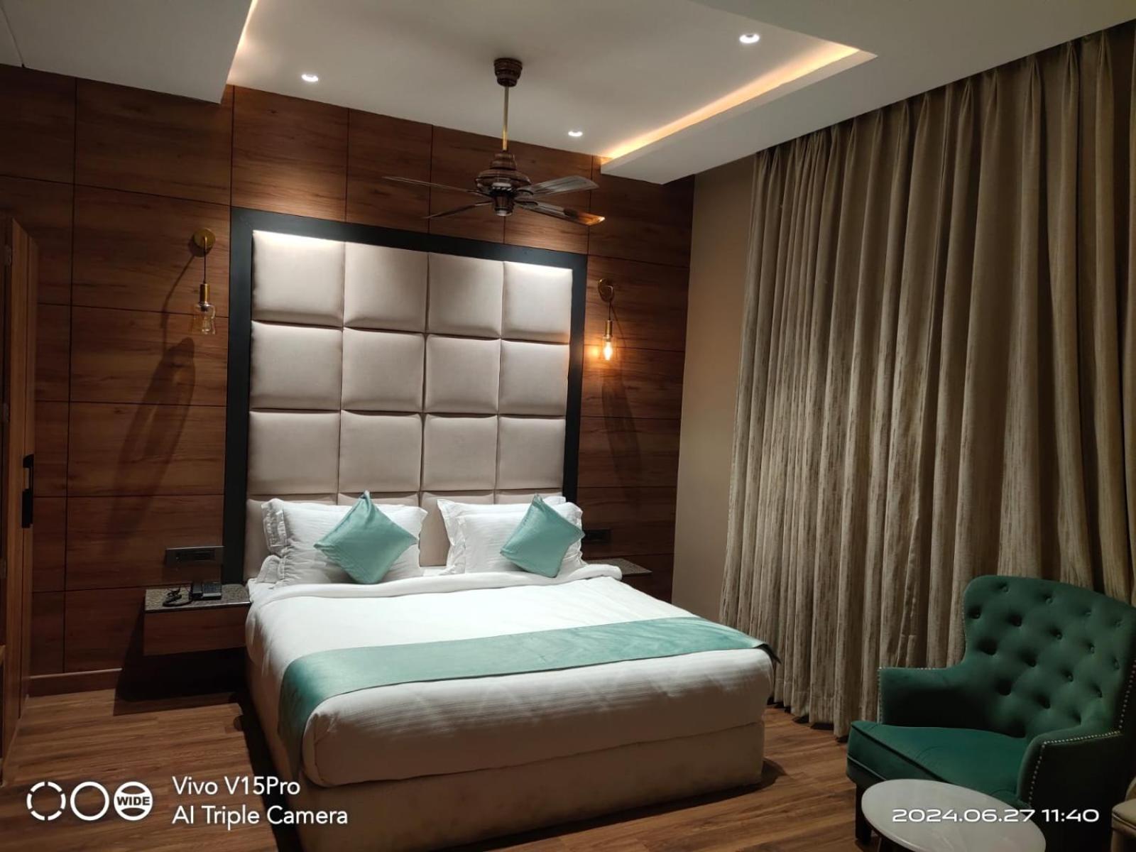 Raj Vilas Resort Dhanbād エクステリア 写真