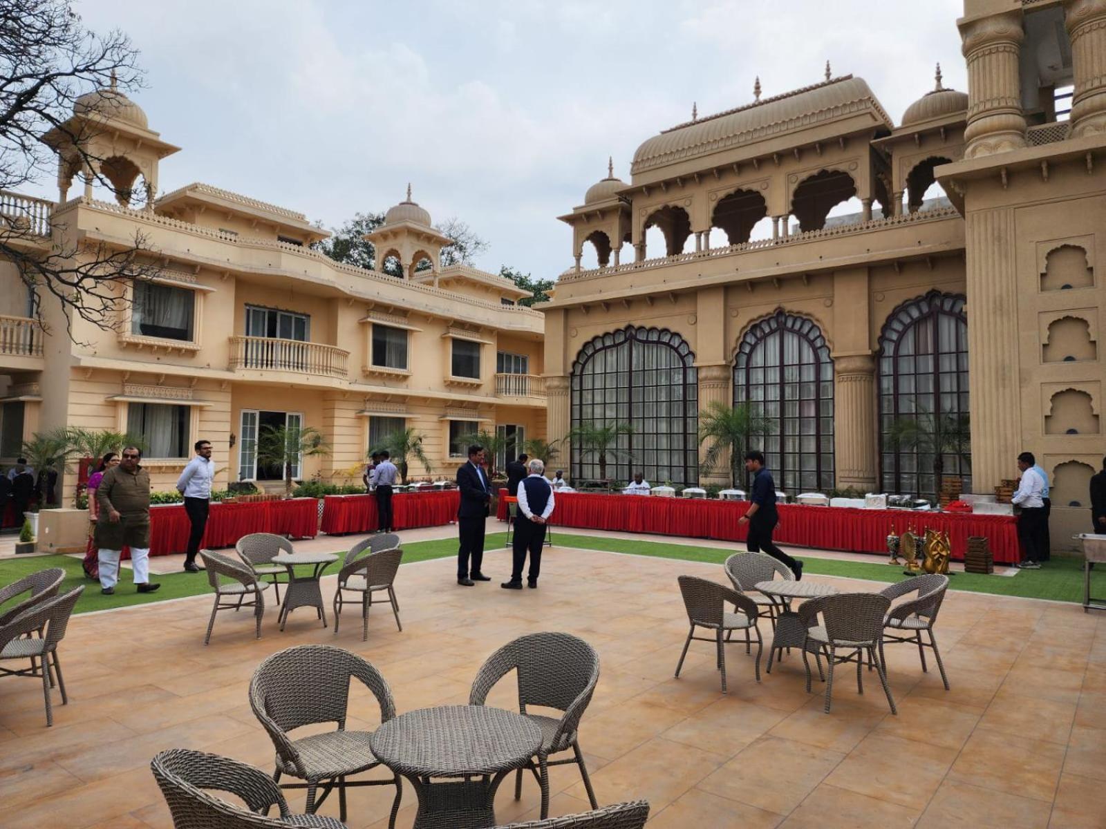 Raj Vilas Resort Dhanbād エクステリア 写真